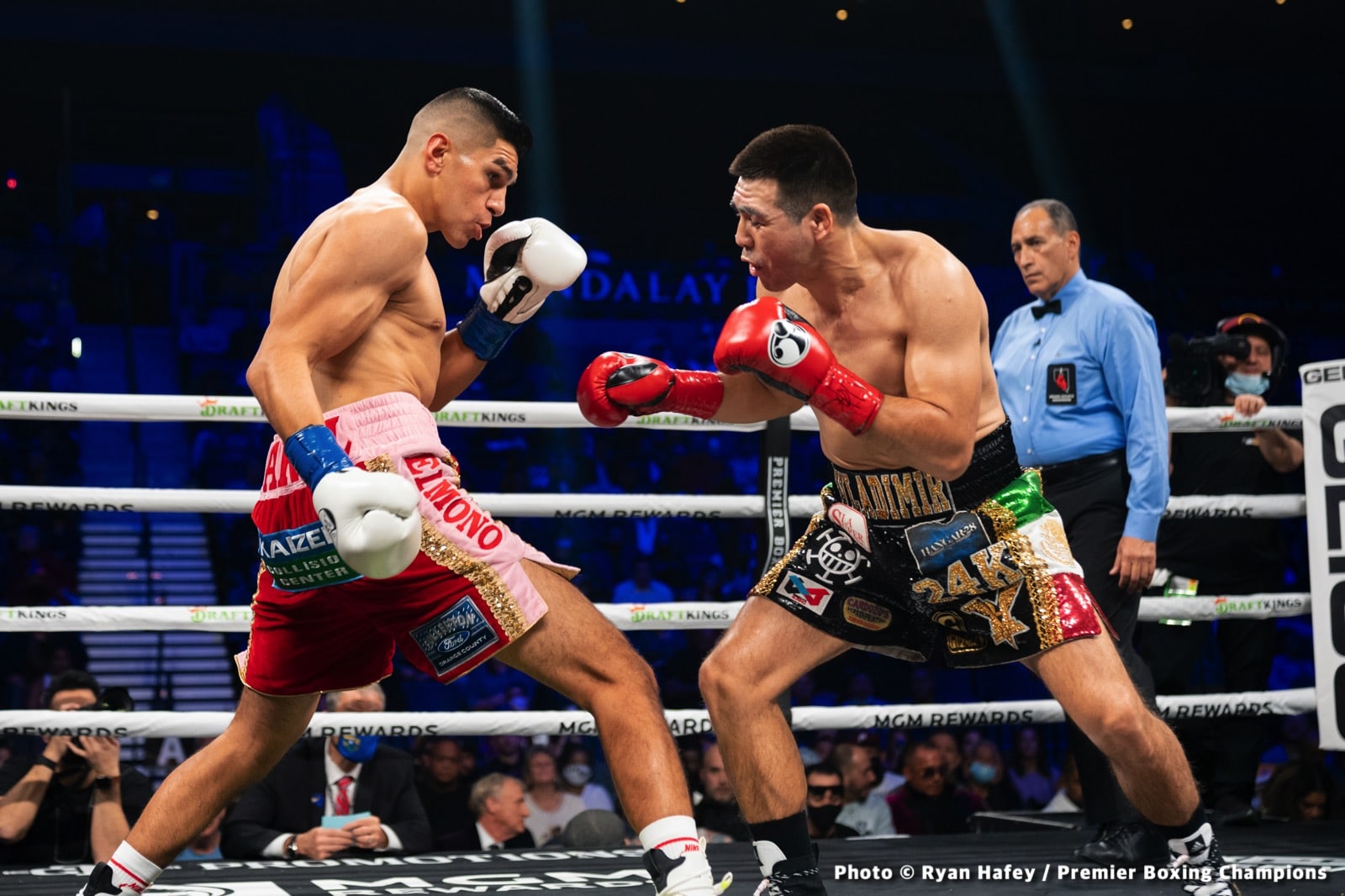 Photos: Thurman defeats Barrios, Santa Cruz Dominates Carbajal