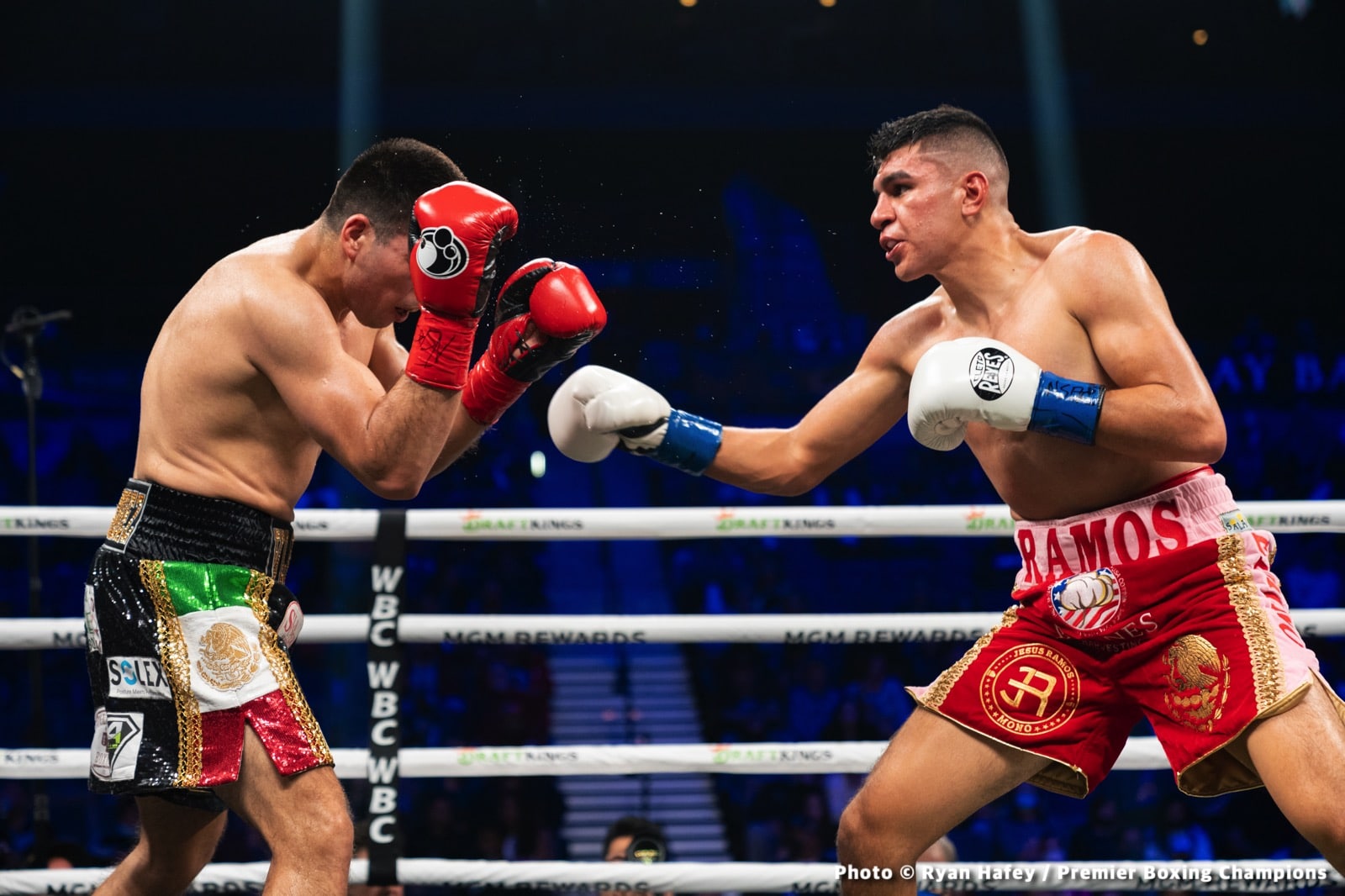 Photos: Thurman defeats Barrios, Santa Cruz Dominates Carbajal