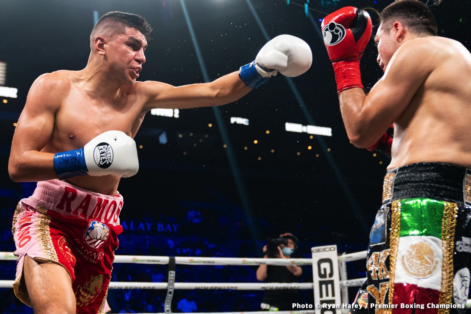 Photos: Thurman defeats Barrios, Santa Cruz Dominates Carbajal