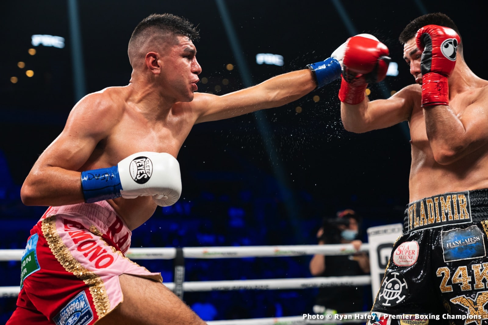 Photos: Thurman defeats Barrios, Santa Cruz Dominates Carbajal