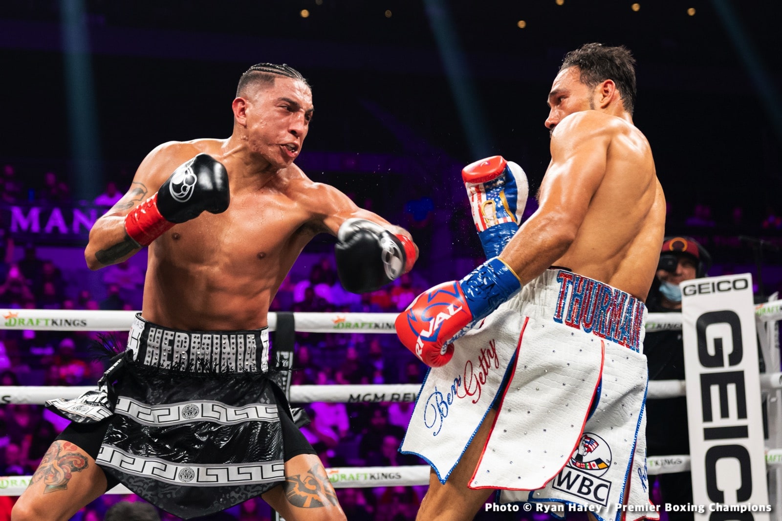 Photos: Thurman defeats Barrios, Santa Cruz Dominates Carbajal