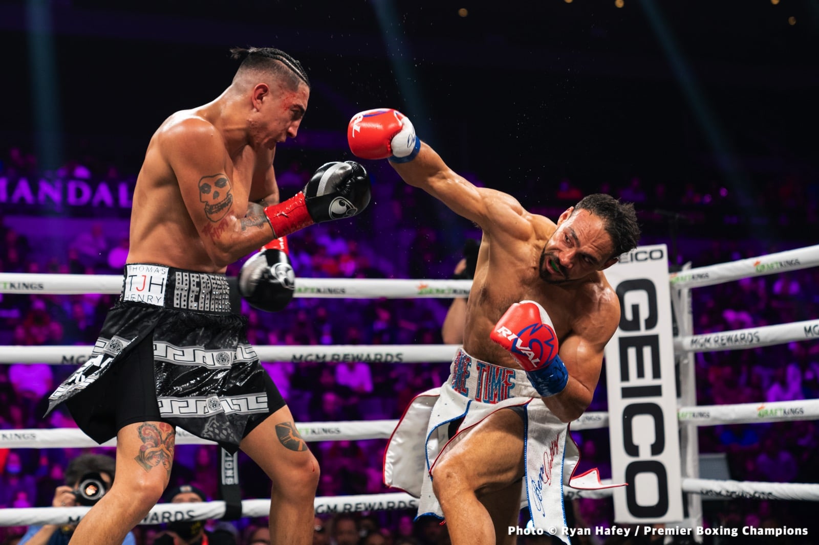 Photos: Thurman defeats Barrios, Santa Cruz Dominates Carbajal