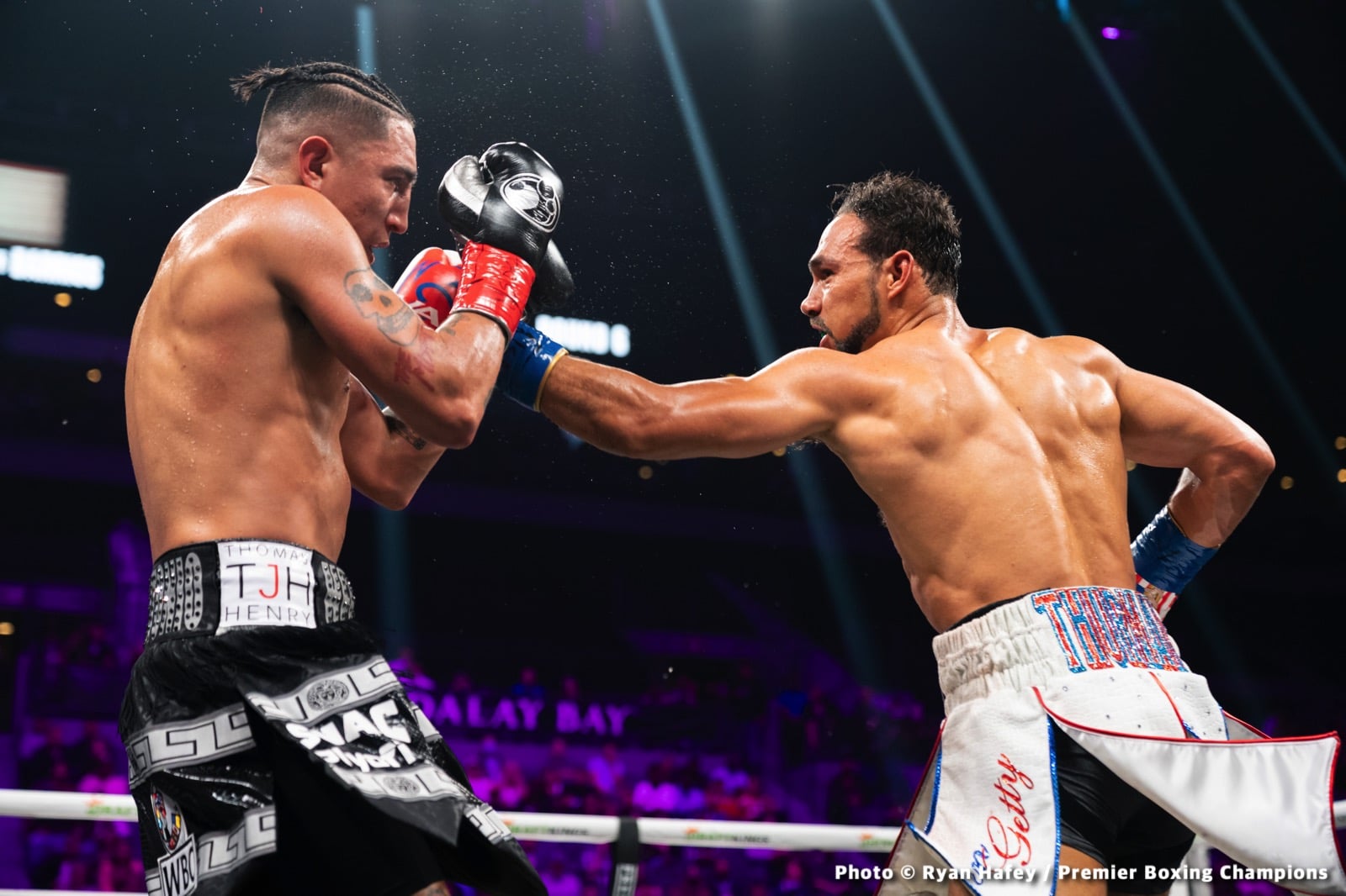 Photos: Thurman defeats Barrios, Santa Cruz Dominates Carbajal