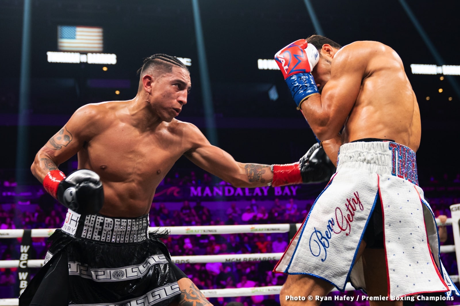 Photos: Thurman defeats Barrios, Santa Cruz Dominates Carbajal