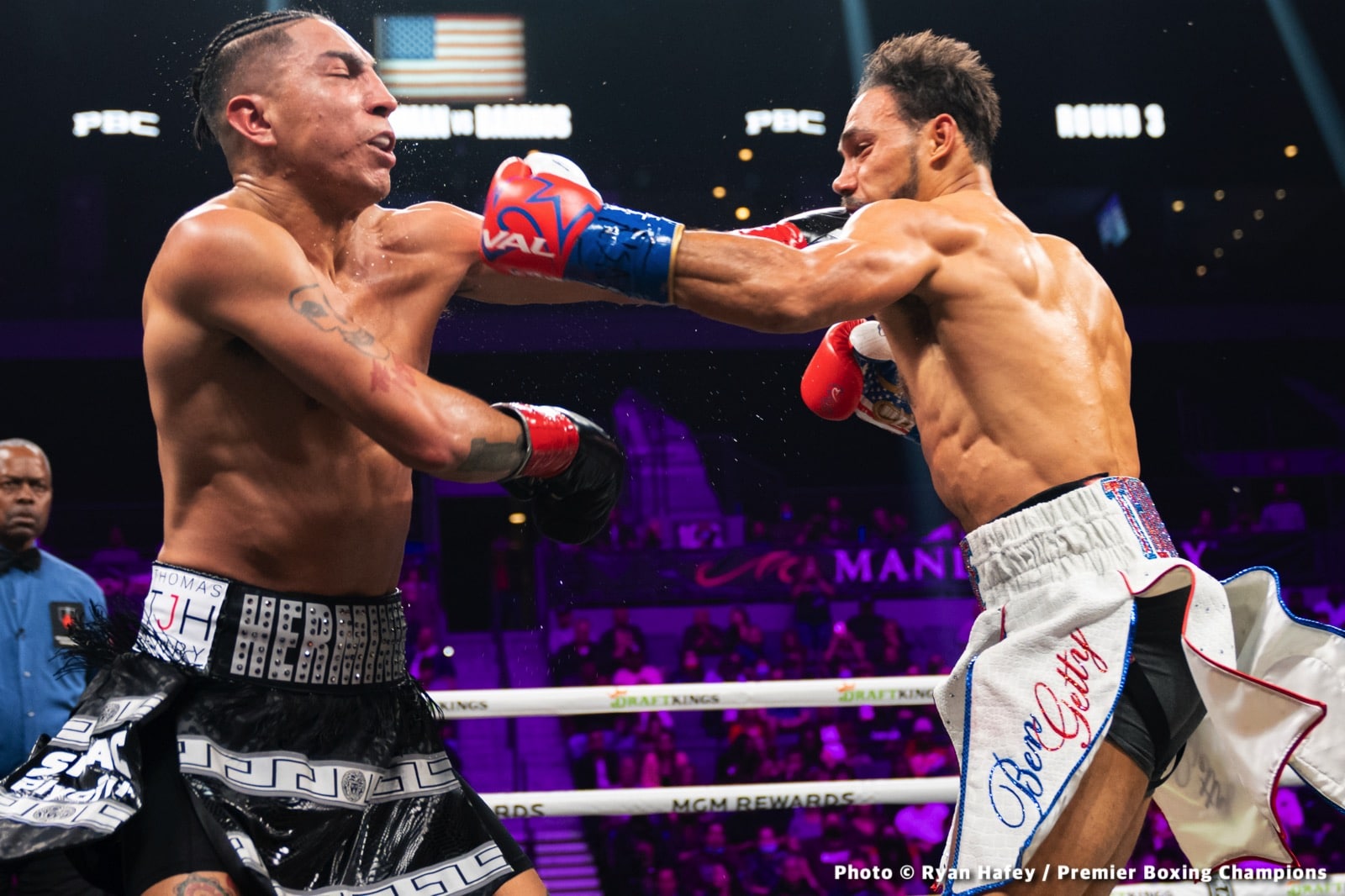 Photos: Thurman defeats Barrios, Santa Cruz Dominates Carbajal