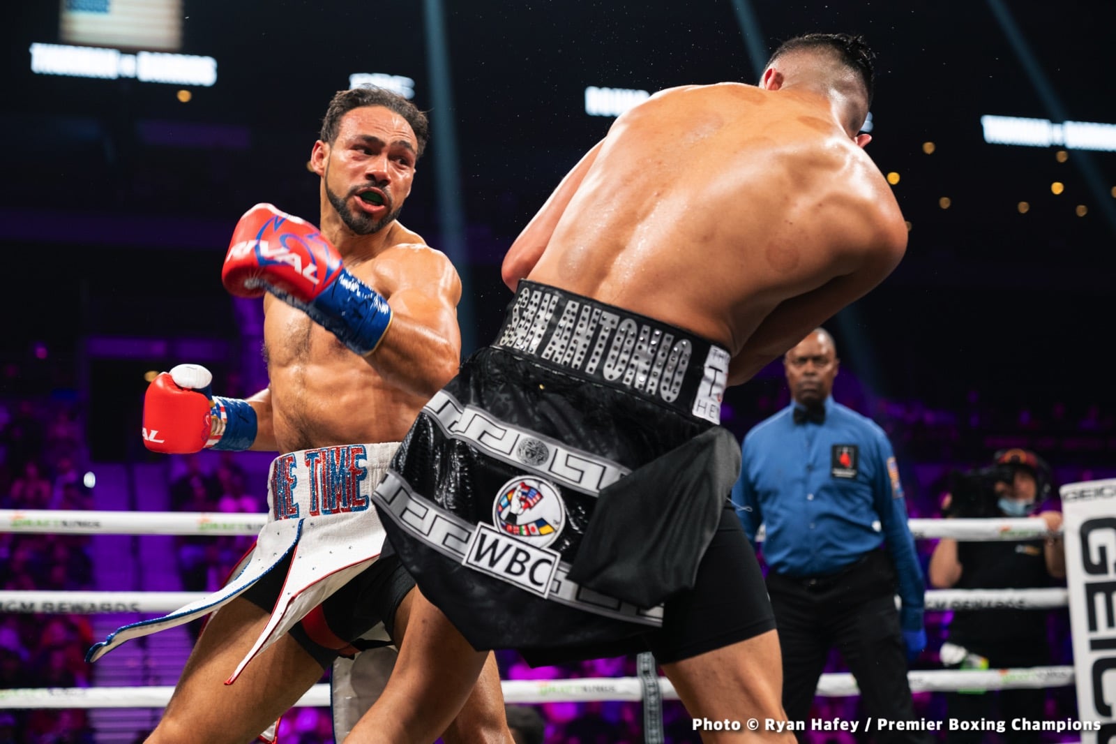 Photos: Thurman defeats Barrios, Santa Cruz Dominates Carbajal