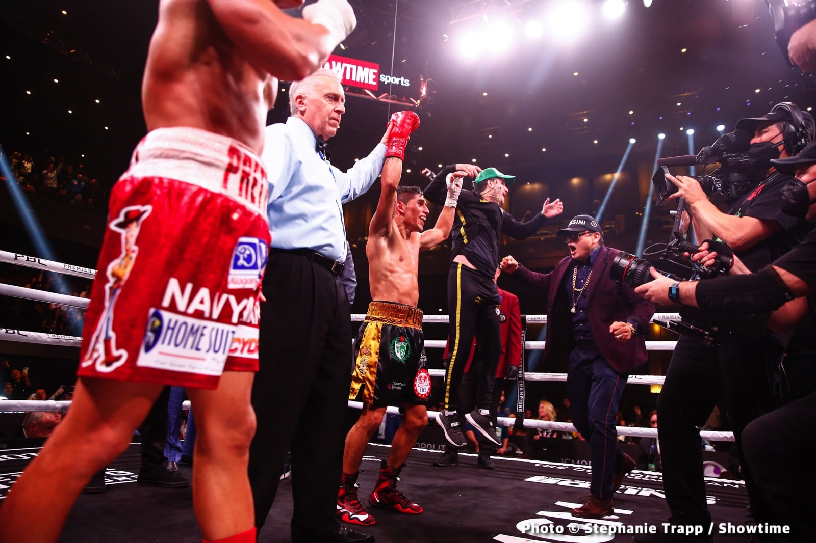 Photos: Garcia Dominates Chris Colbert, Martinez Upsets Jerwin Ancajas!