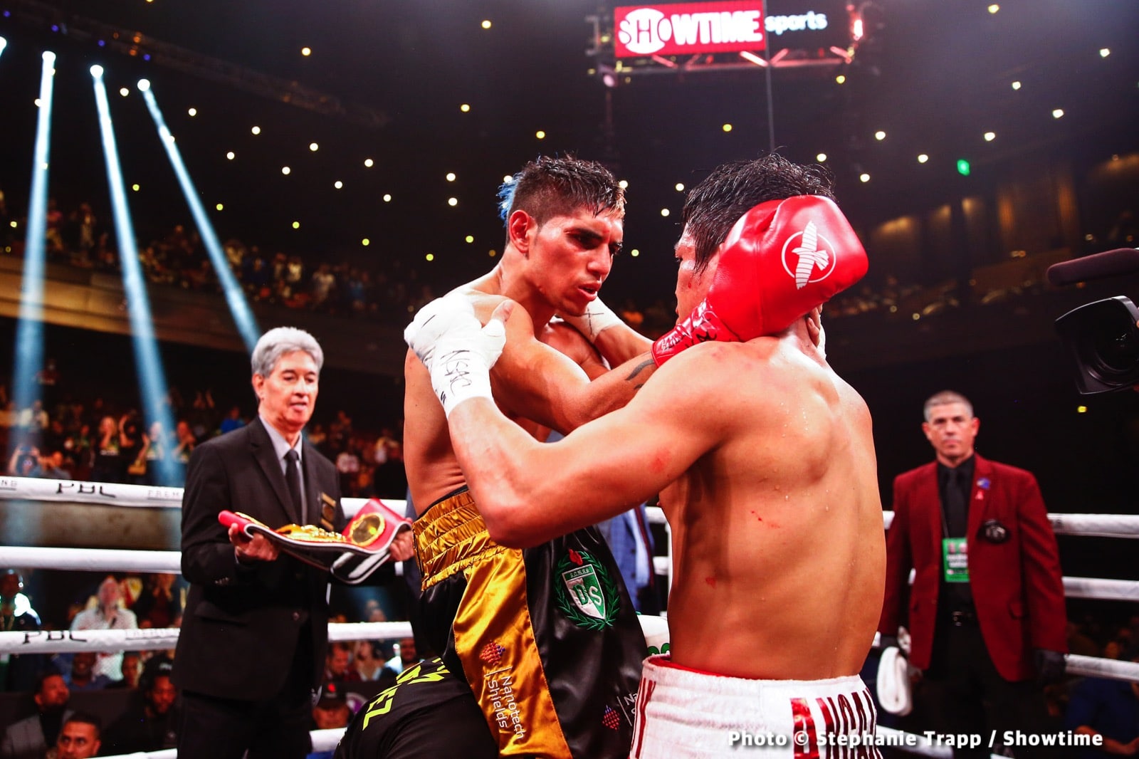 Photos: Garcia Dominates Chris Colbert, Martinez Upsets Jerwin Ancajas!