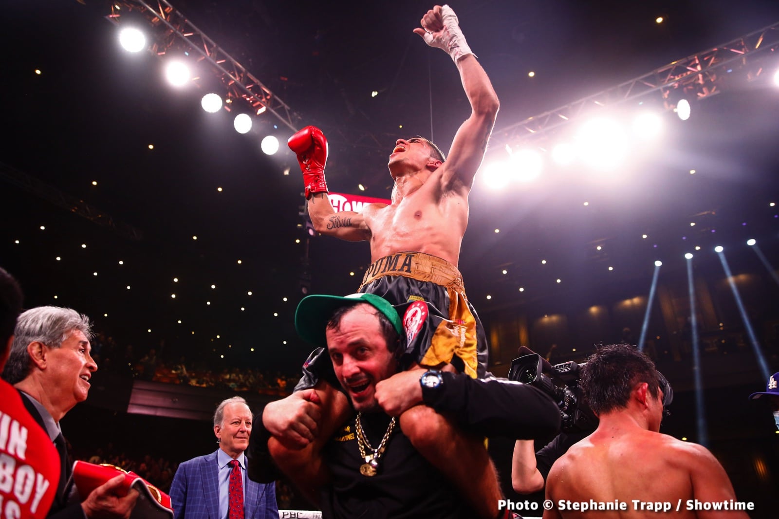 Photos: Garcia Dominates Chris Colbert, Martinez Upsets Jerwin Ancajas!