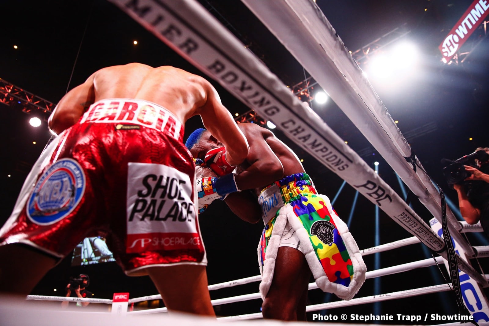 Photos: Garcia Dominates Chris Colbert, Martinez Upsets Jerwin Ancajas!