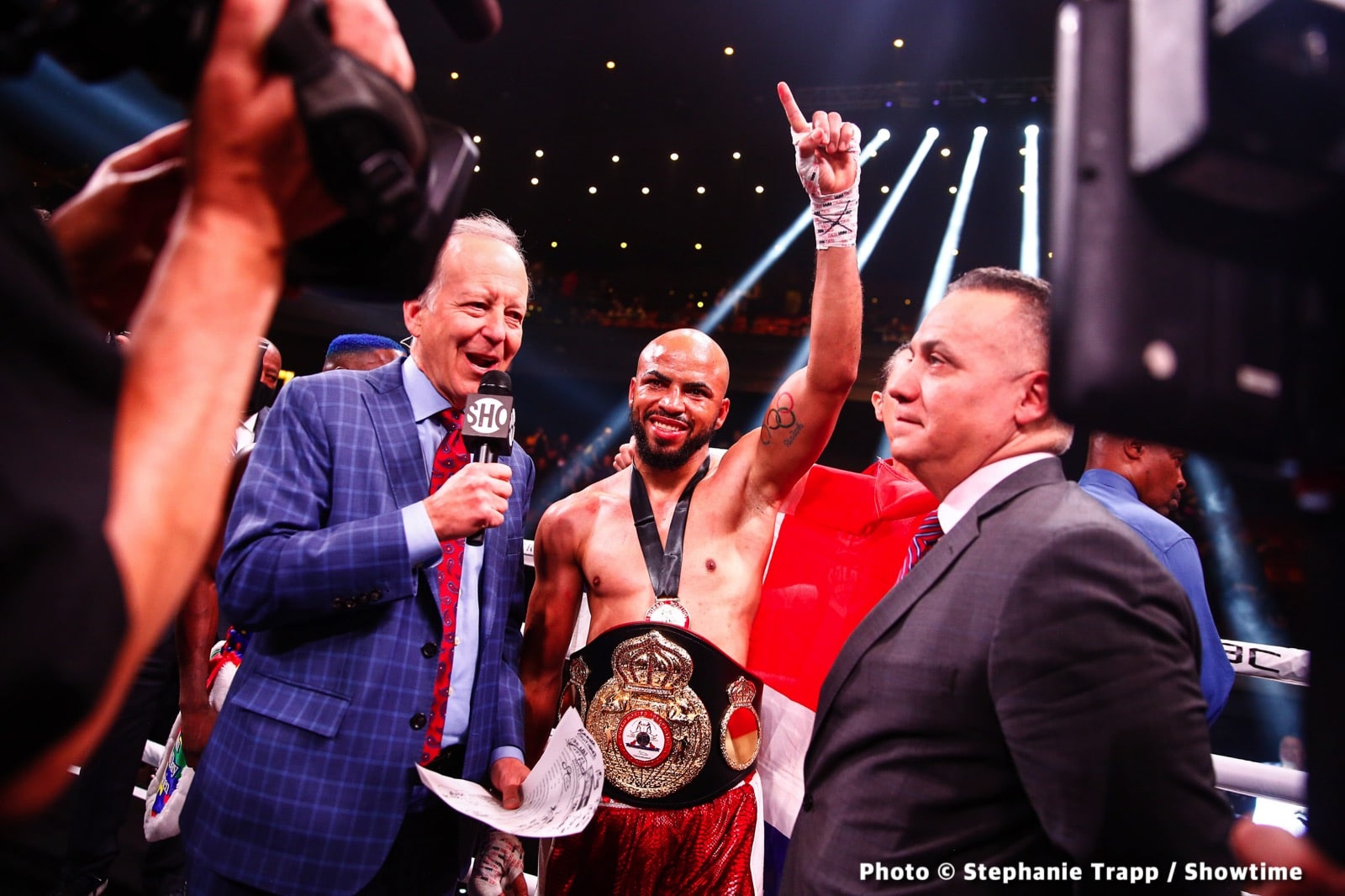 Photos: Garcia Dominates Chris Colbert, Martinez Upsets Jerwin Ancajas!