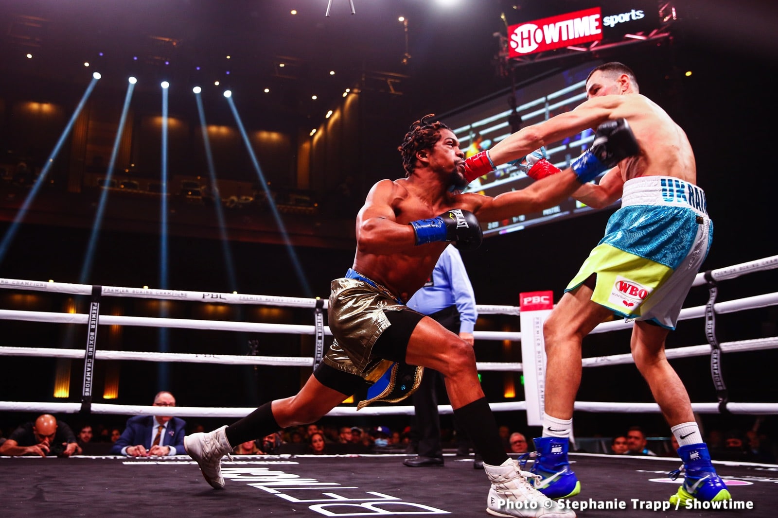 Photos: Garcia Dominates Chris Colbert, Martinez Upsets Jerwin Ancajas!