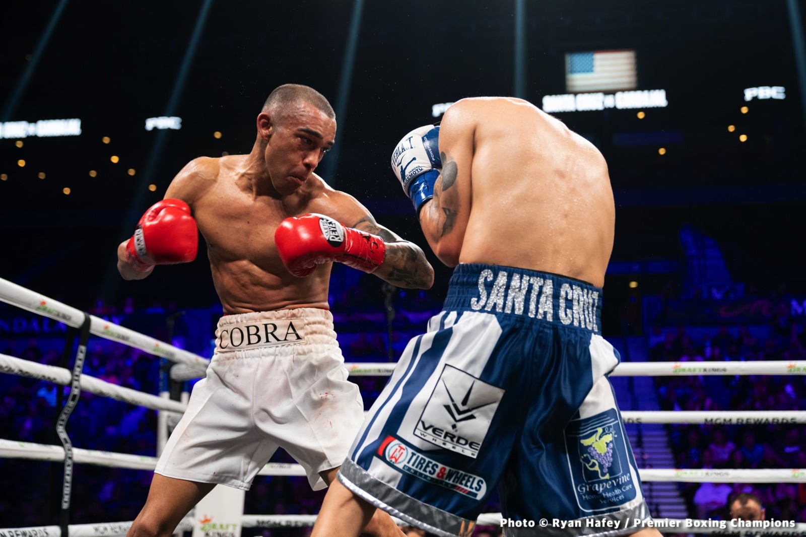 Photos: Thurman defeats Barrios, Santa Cruz Dominates Carbajal