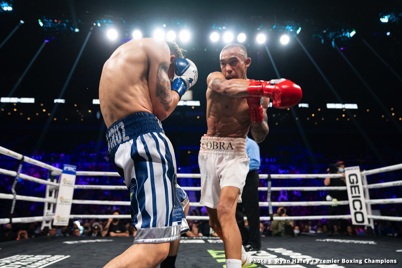 Photos: Thurman defeats Barrios, Santa Cruz Dominates Carbajal