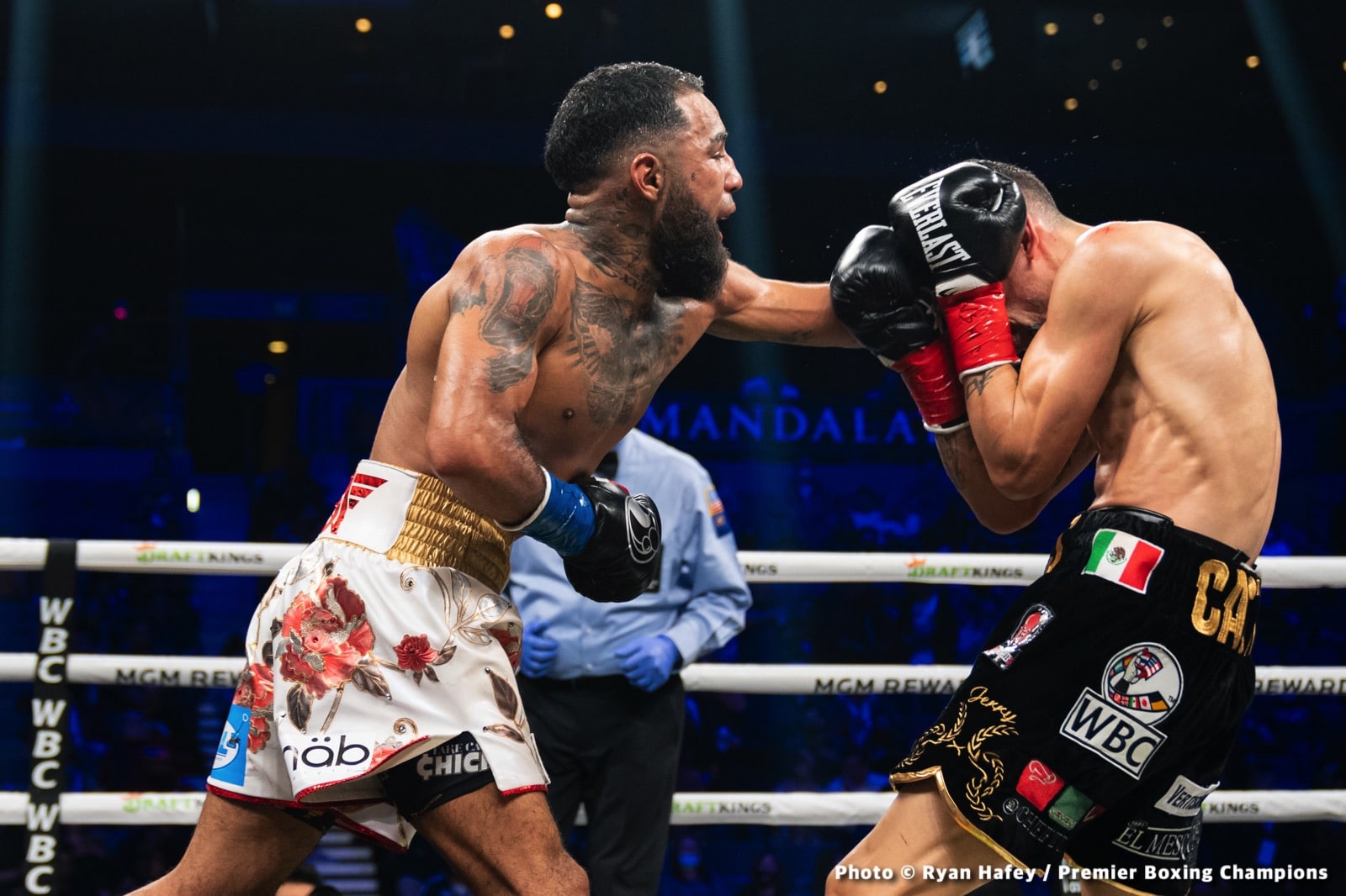 Photos: Thurman defeats Barrios, Santa Cruz Dominates Carbajal