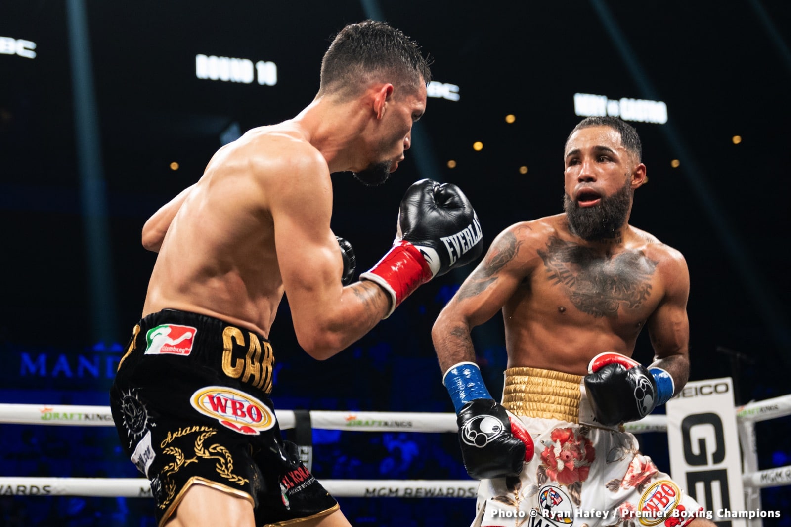 Photos: Thurman defeats Barrios, Santa Cruz Dominates Carbajal