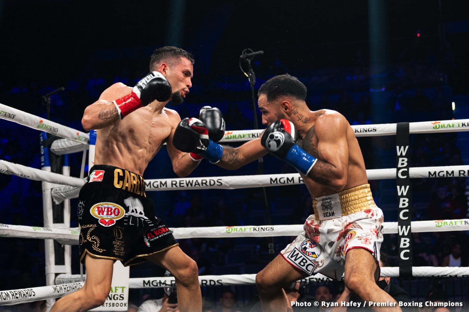 Photos: Thurman defeats Barrios, Santa Cruz Dominates Carbajal