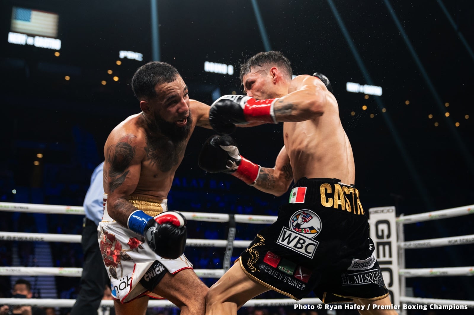Photos: Thurman defeats Barrios, Santa Cruz Dominates Carbajal