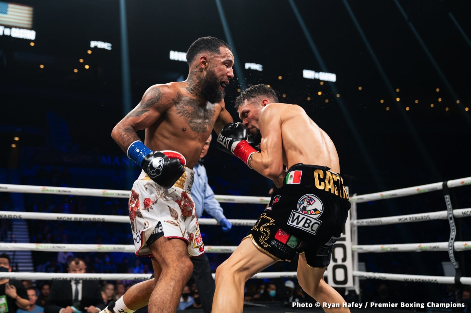 Photos: Thurman defeats Barrios, Santa Cruz Dominates Carbajal