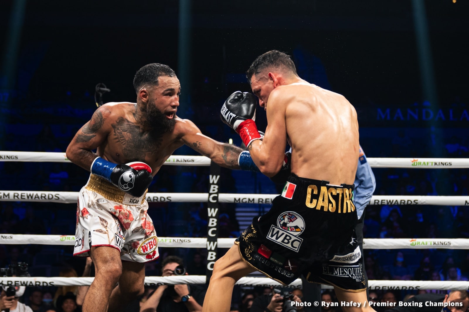 Photos: Thurman defeats Barrios, Santa Cruz Dominates Carbajal