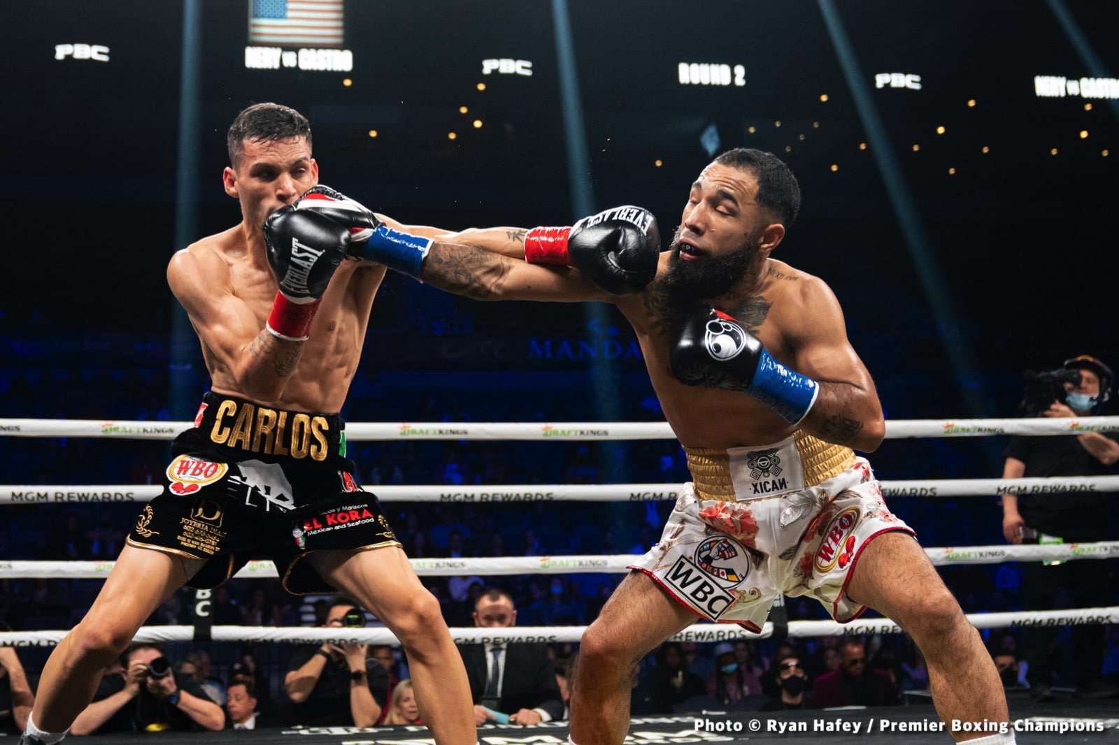 Photos: Thurman defeats Barrios, Santa Cruz Dominates Carbajal