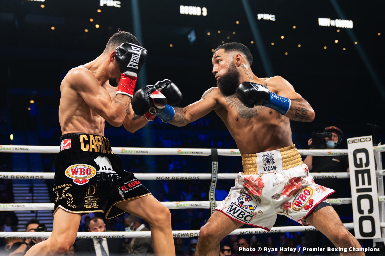 Photos: Thurman defeats Barrios, Santa Cruz Dominates Carbajal