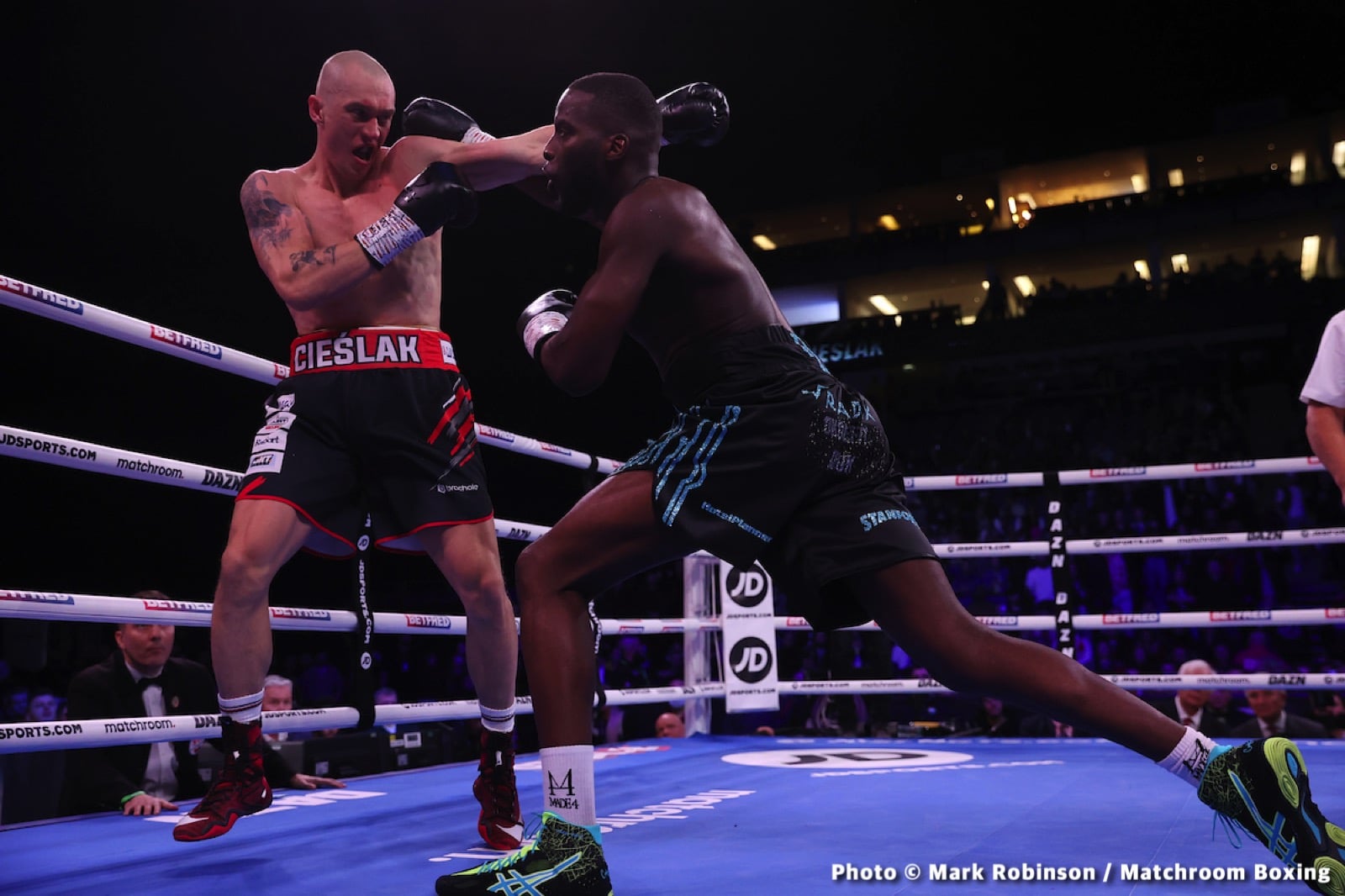 Lawrence Okolie vs. Michal Cieslak - LIVE action results from O2 in London