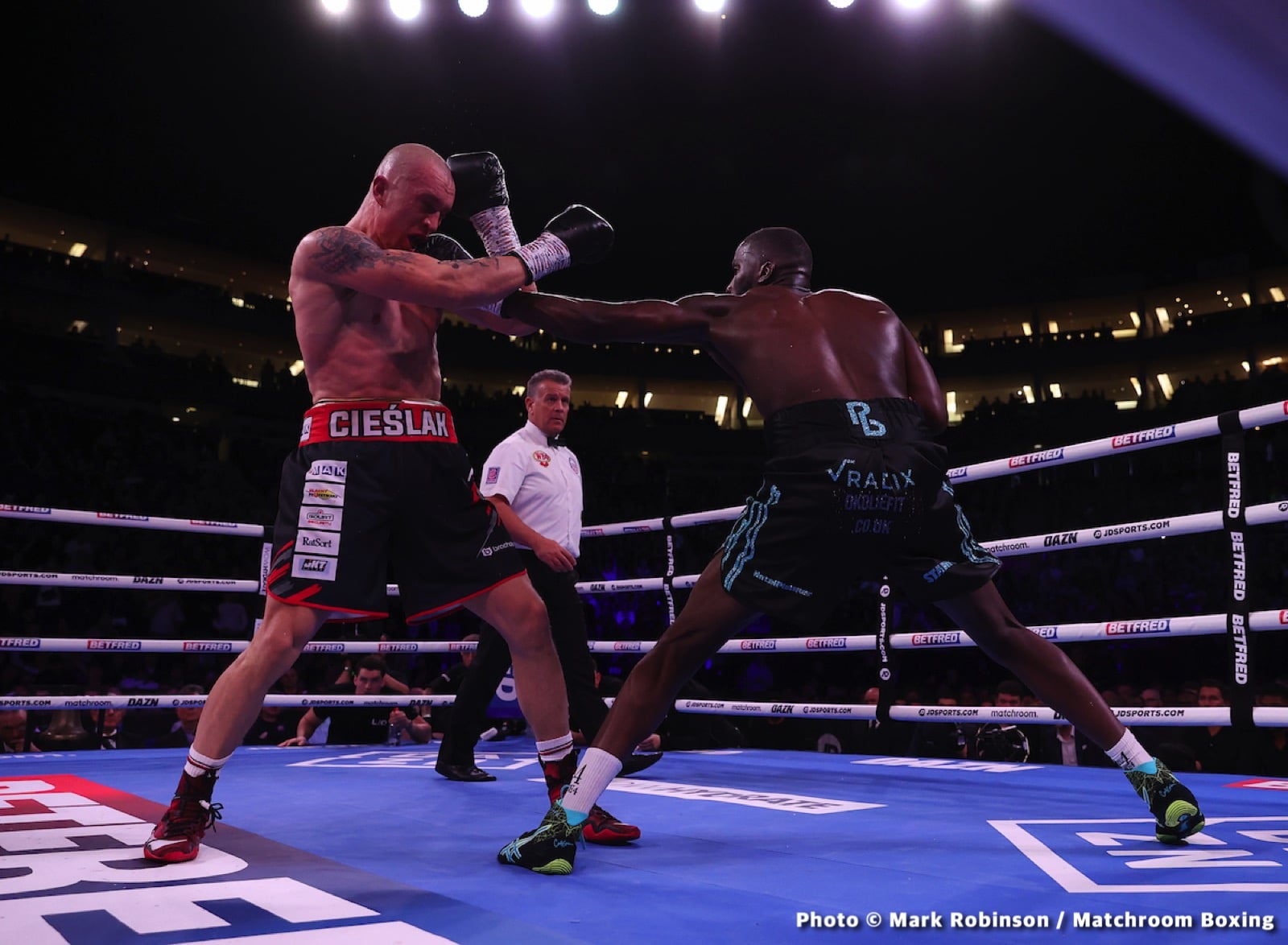 Lawrence Okolie vs. Michal Cieslak - LIVE action results from O2 in London