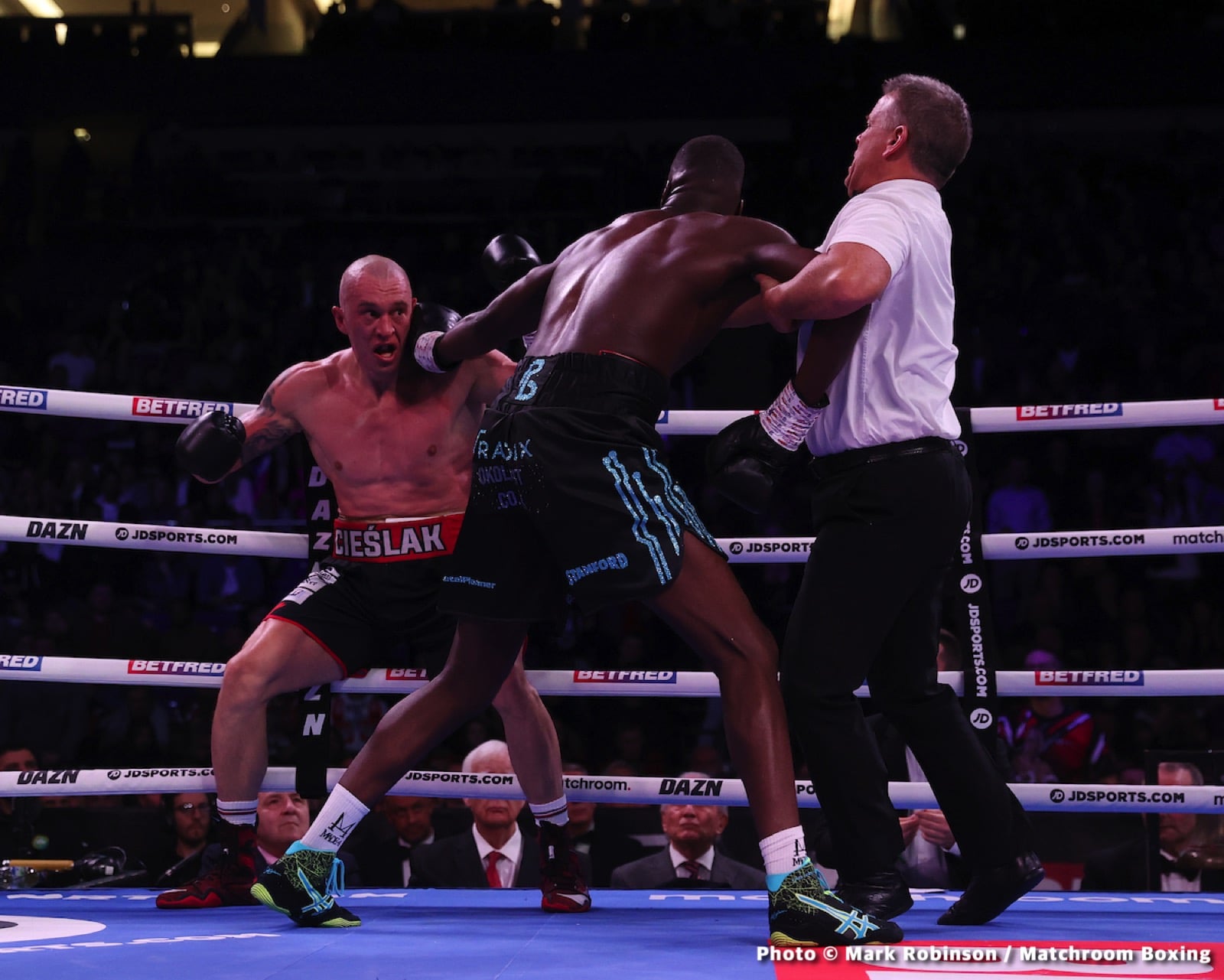 Lawrence Okolie vs. Michal Cieslak - LIVE action results from O2 in London