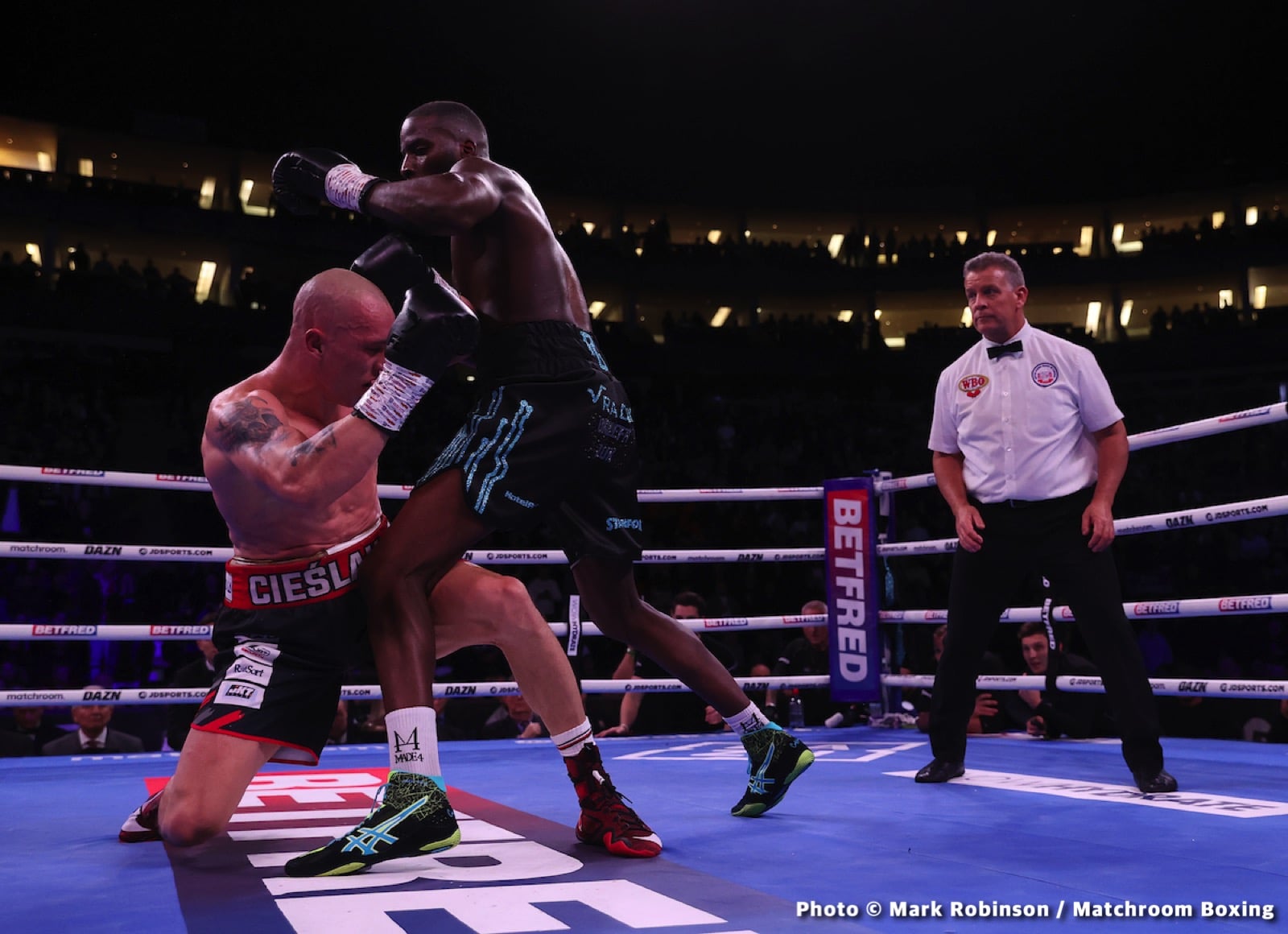 Lawrence Okolie vs. Michal Cieslak - LIVE action results from O2 in London