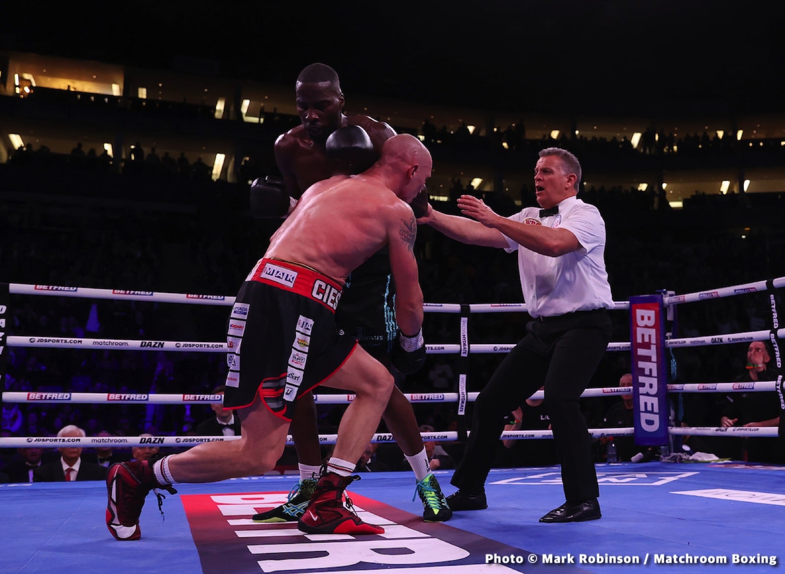 Lawrence Okolie vs. Michal Cieslak - LIVE action results from O2 in London