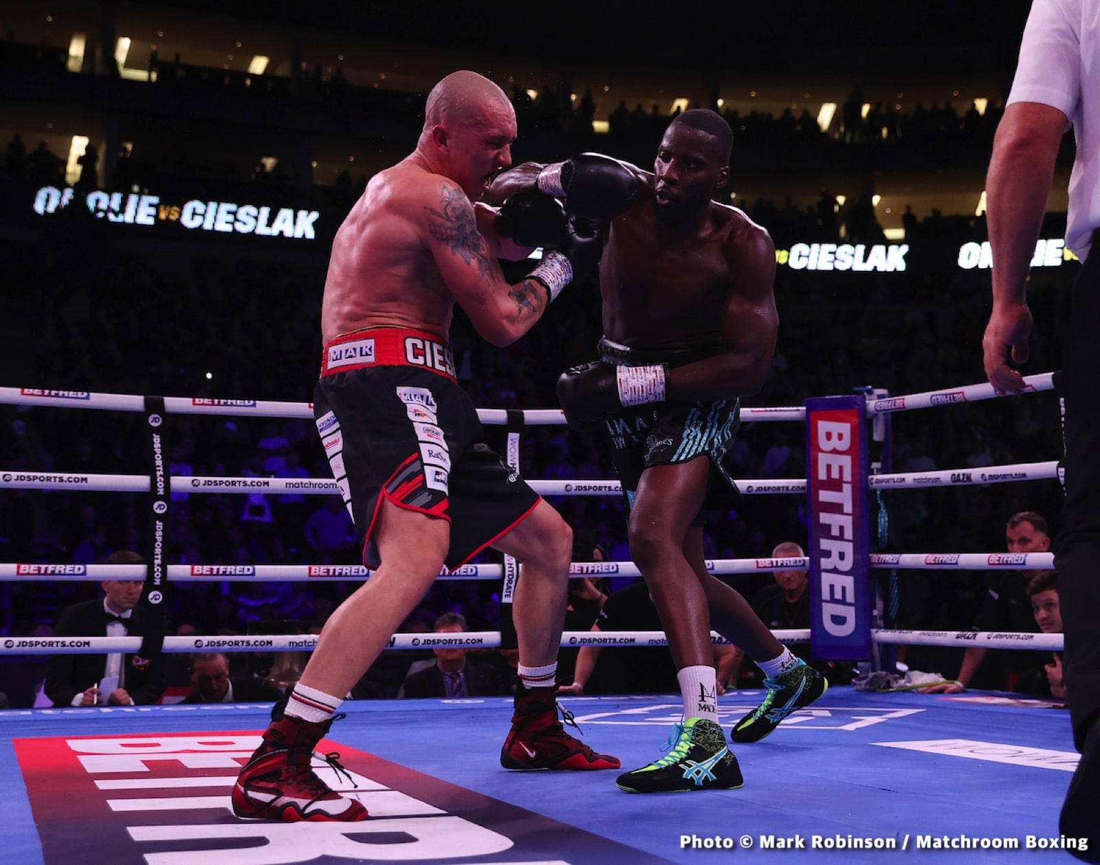 Lawrence Okolie vs. Michal Cieslak - LIVE action results from O2 in London
