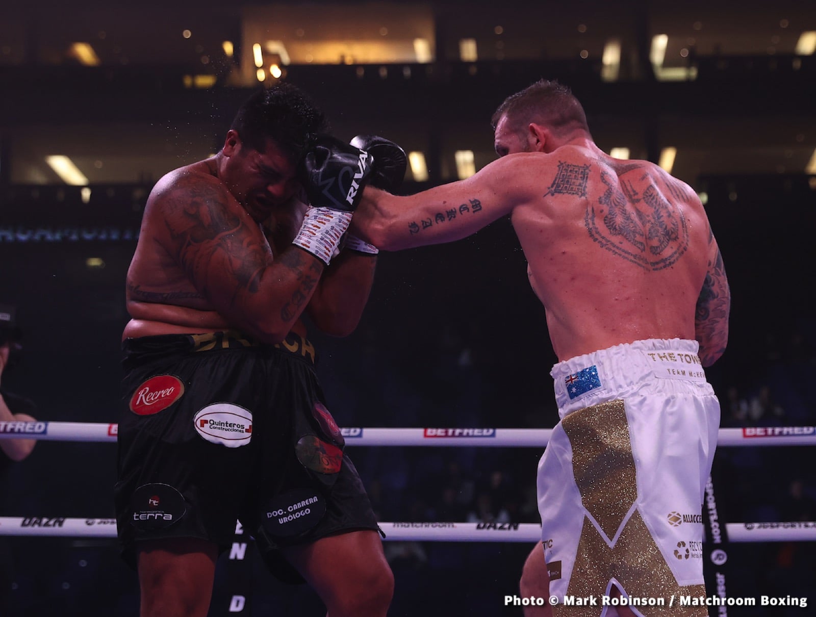 Photos: Demsey McKean cruises to 8 round decision on UK debut