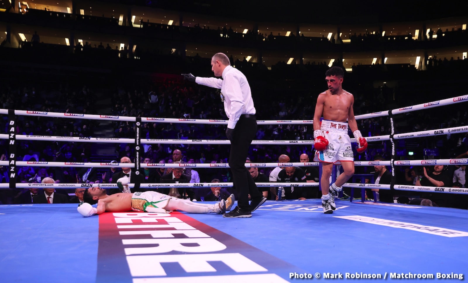 Photos: Demsey McKean cruises to 8 round decision on UK debut