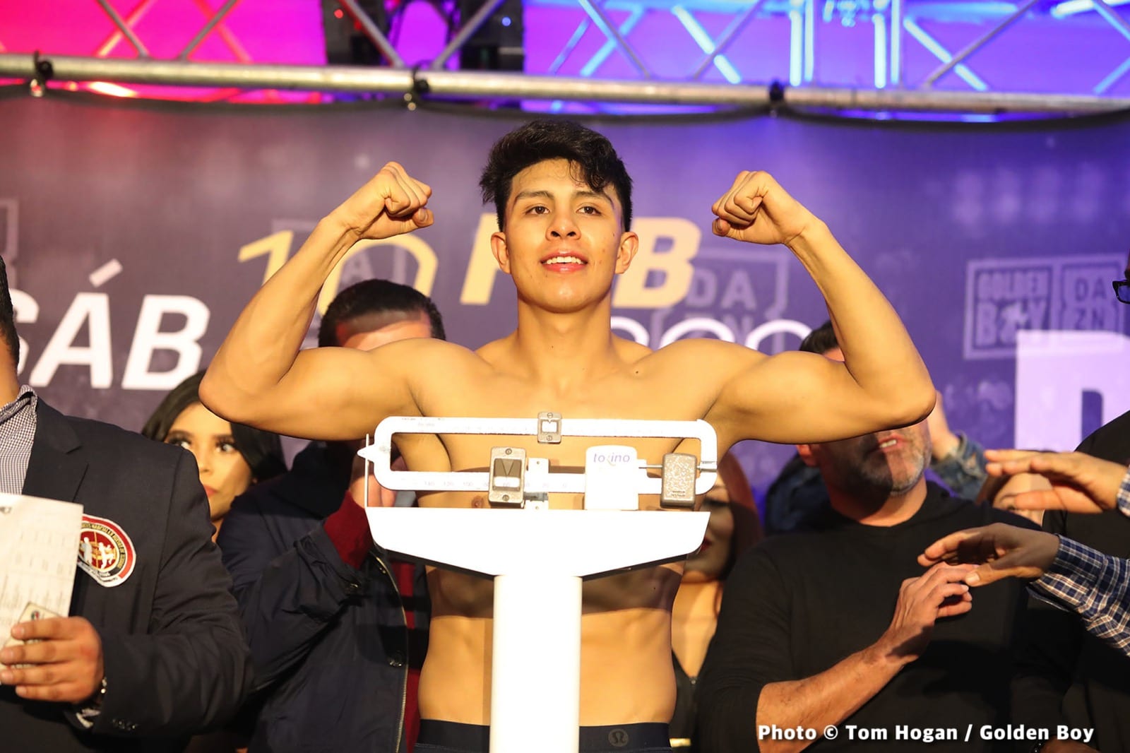 Demetrius Andrade, Jaime Munguia boxing image / photo