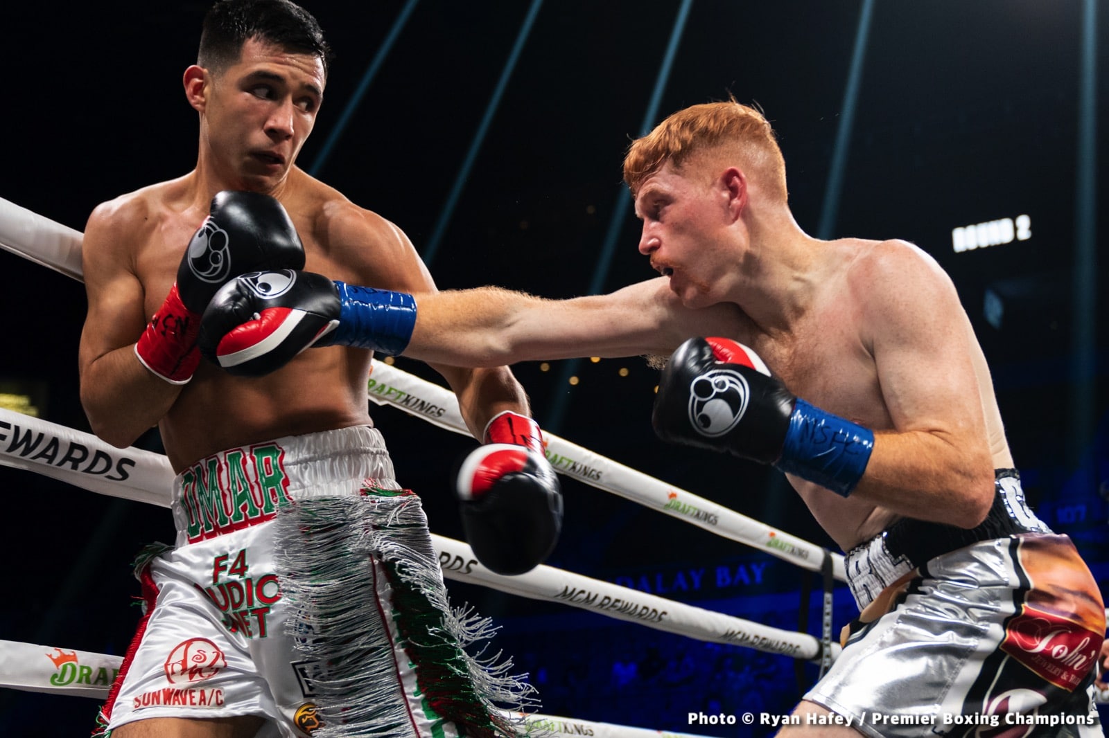 Photos: Thurman defeats Barrios, Santa Cruz Dominates Carbajal