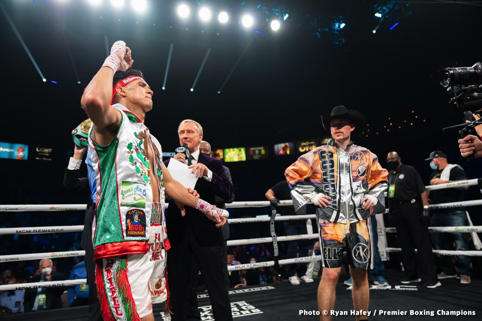 Photos: Thurman defeats Barrios, Santa Cruz Dominates Carbajal