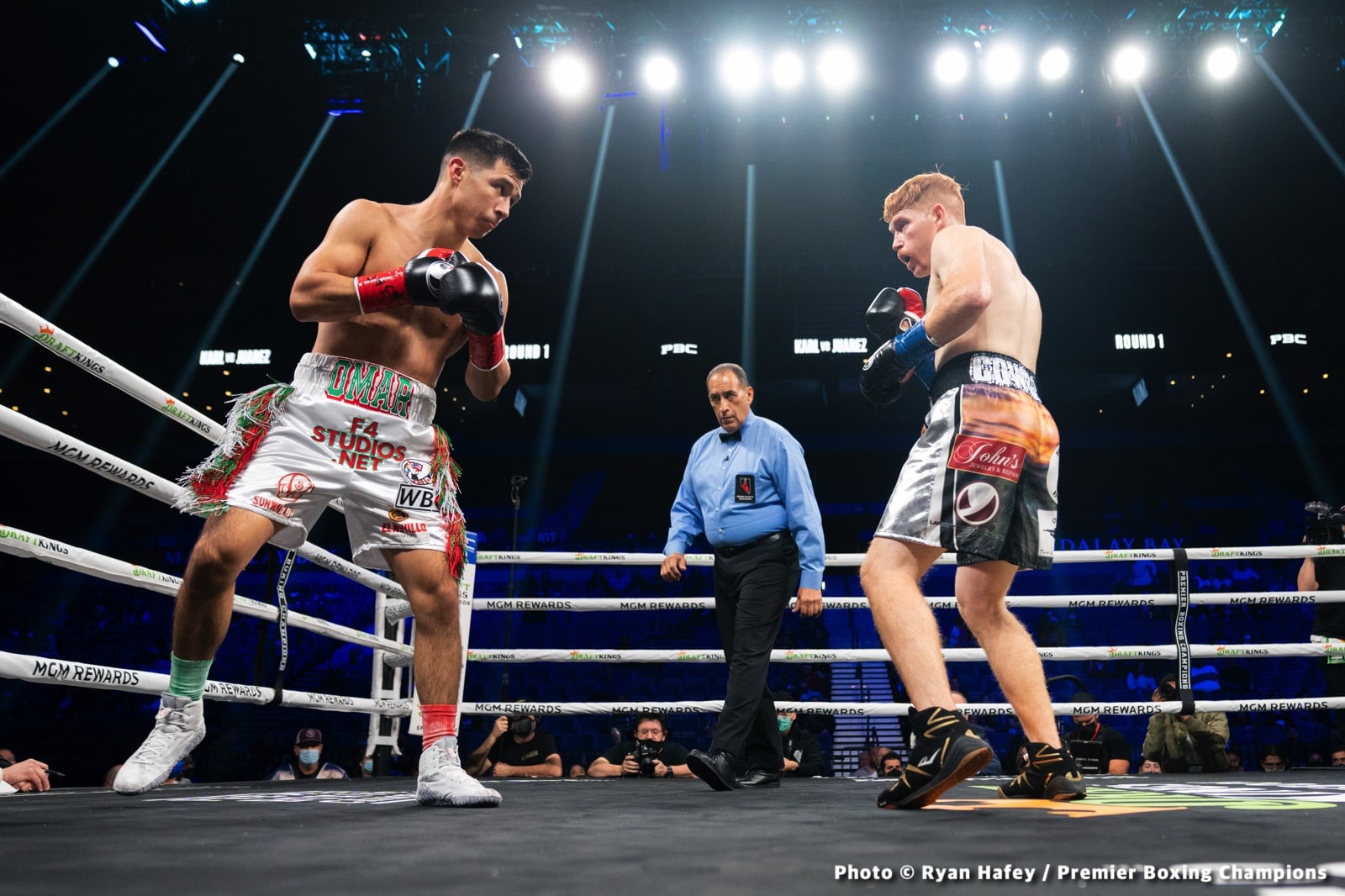 Photos: Thurman defeats Barrios, Santa Cruz Dominates Carbajal