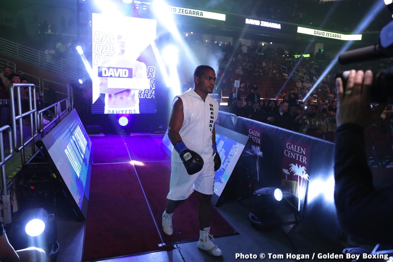 Photos: Rocha destroys Cobbs; McKinson beats Martin