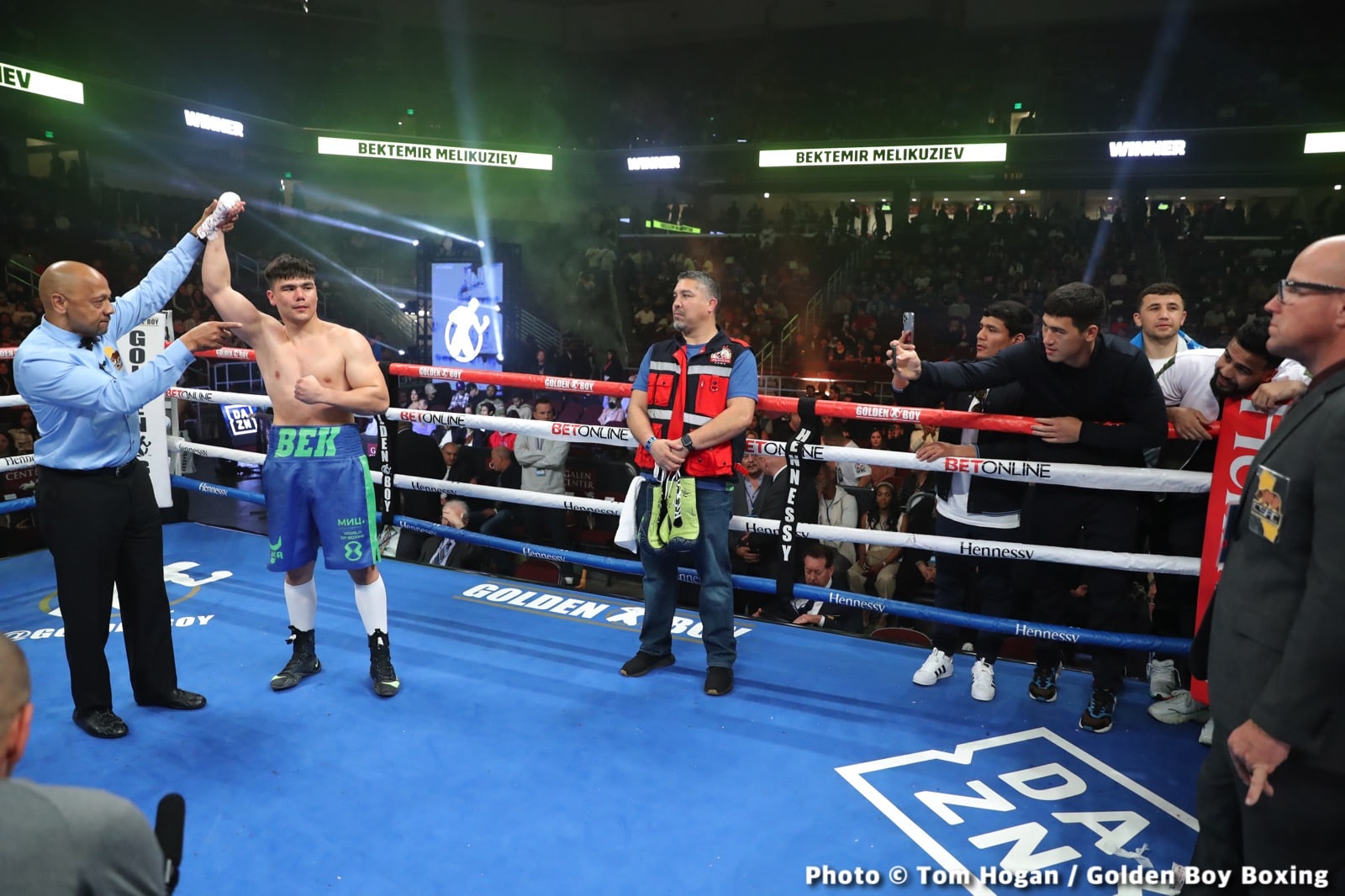 Photos: Rocha destroys Cobbs; McKinson beats Martin