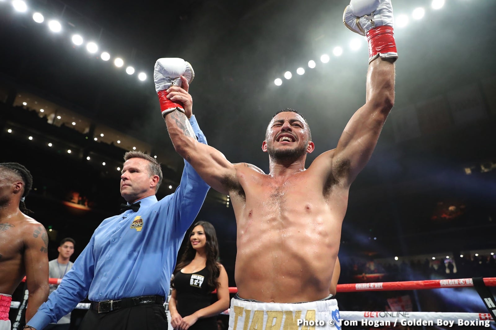 Photos: Rocha destroys Cobbs; McKinson beats Martin