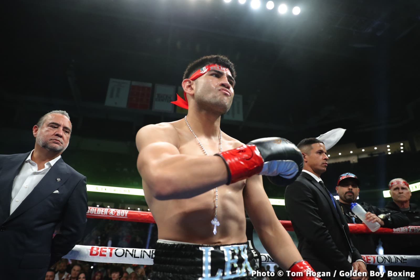 Photos: Rocha destroys Cobbs; McKinson beats Martin