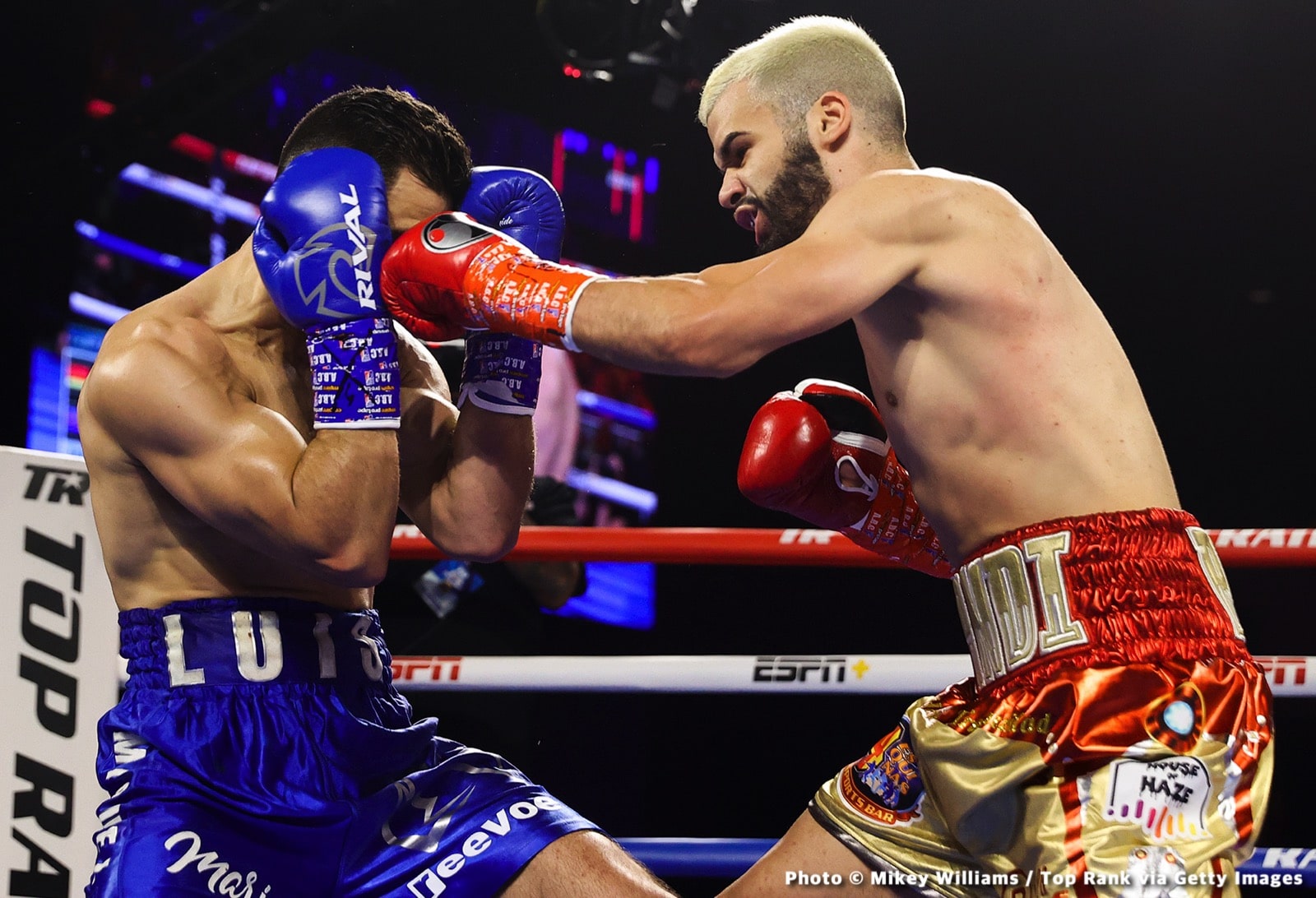 Edgar Berlanga defeats Steve Rolls by controversial decision - Boxing Results