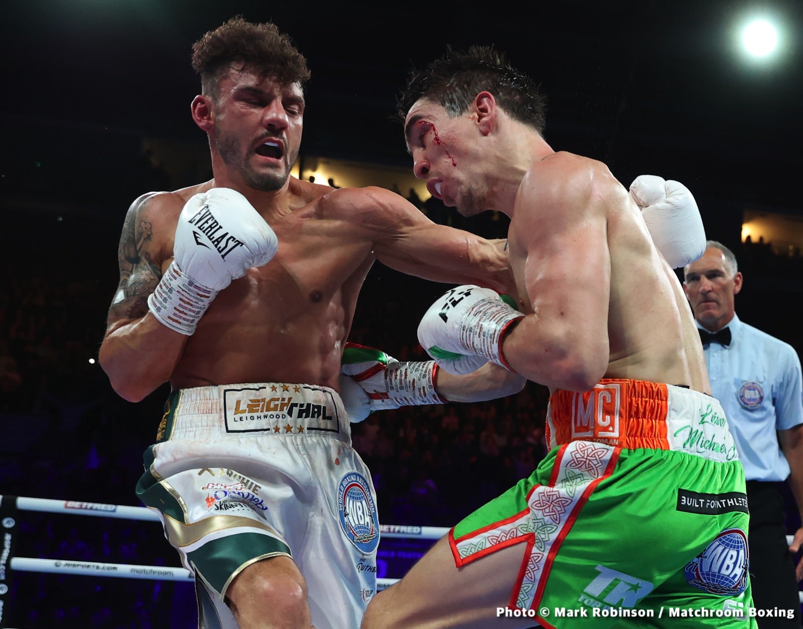 Leo Santa Cruz vs Leigh Wood: Who Wins?