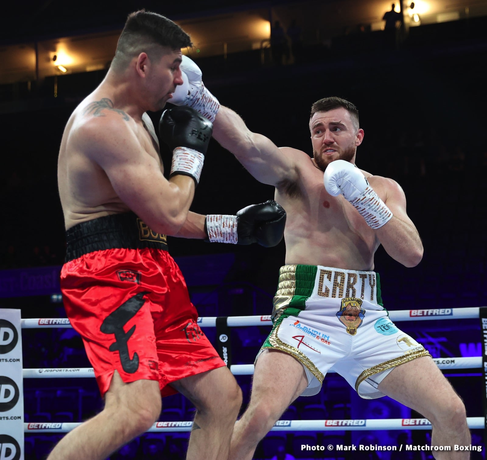 Leigh Wood vs. Michael Conlan - LIVE action results from Nottingham