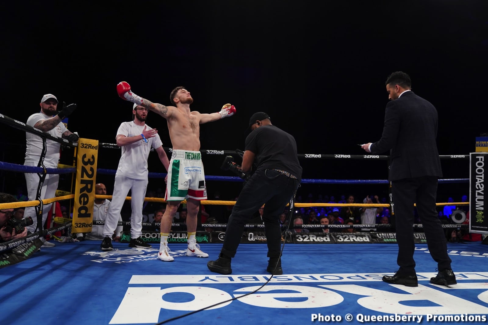 Avanesyan stops Metz, Sheeraz wins - Boxing Results