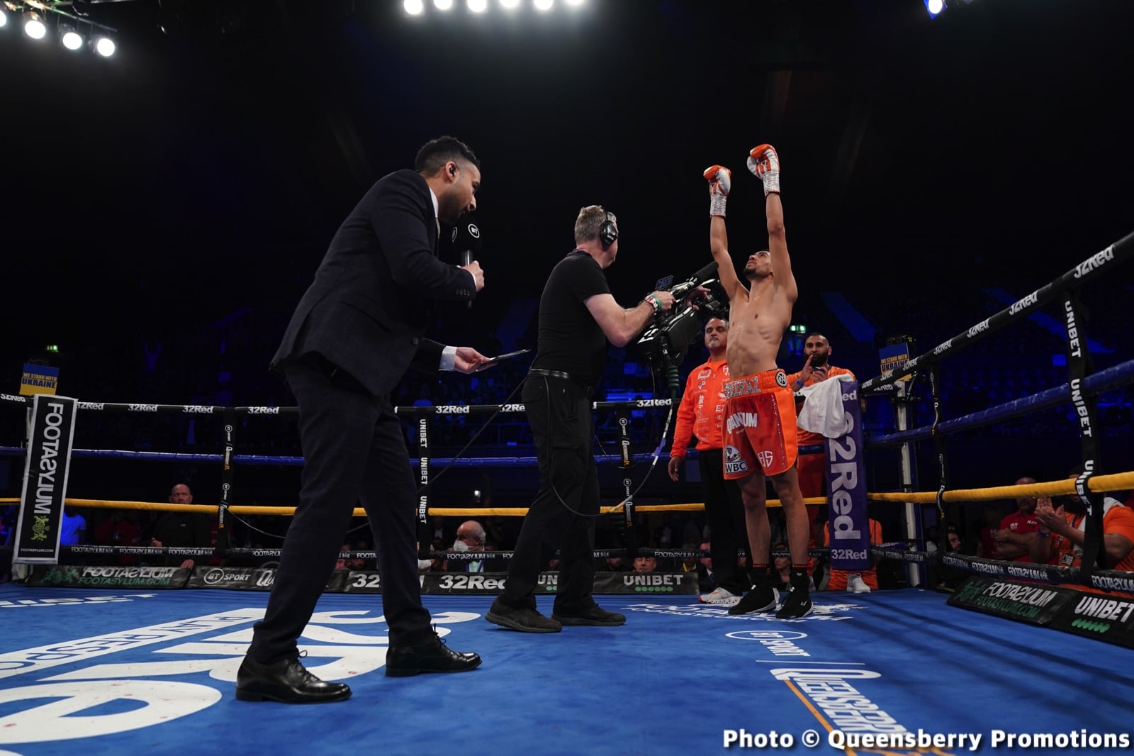 Avanesyan stops Metz, Sheeraz wins - Boxing Results