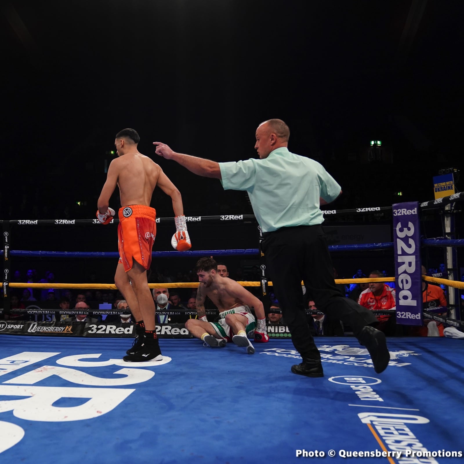 Avanesyan stops Metz, Sheeraz wins - Boxing Results