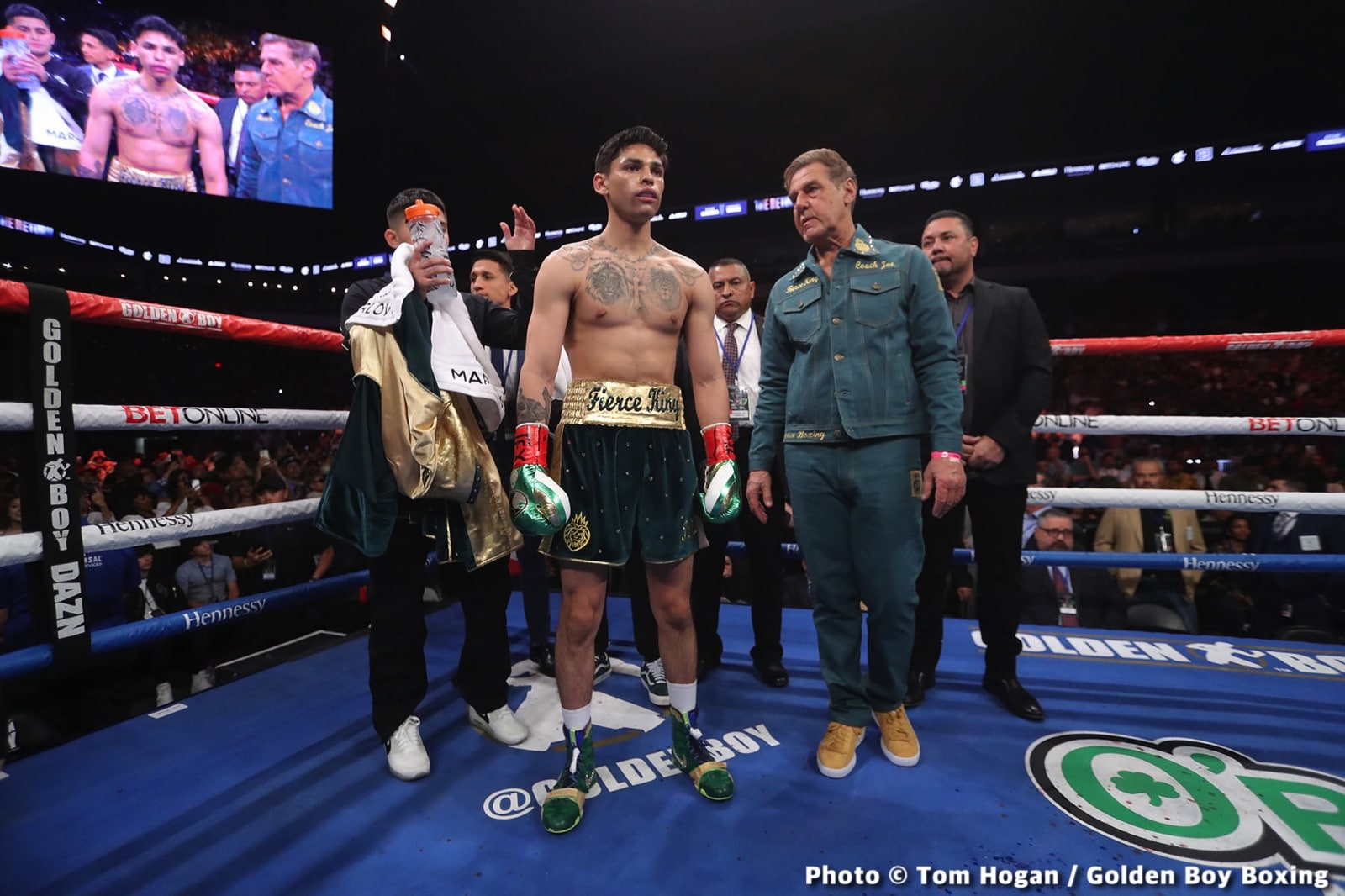 Photos: Ryan Garcia batters Tagoe, Mosley Jr defeats Rosado