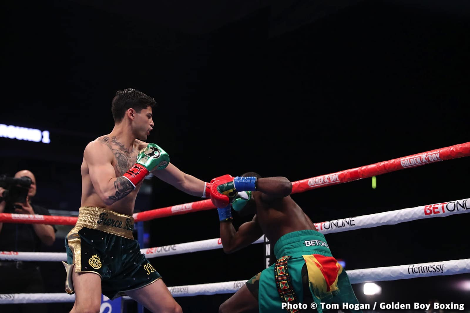 Photos: Ryan Garcia batters Tagoe, Mosley Jr defeats Rosado